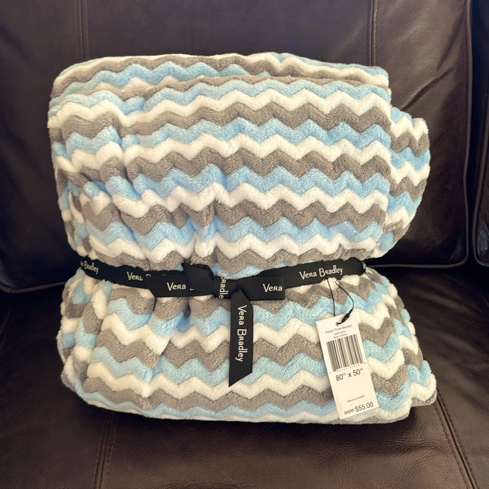 NWT Vera Bradley Fleece Throw Blanket, size 80”x50”